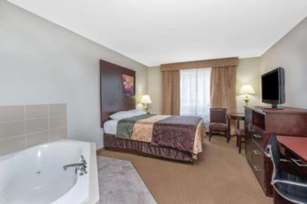 Super 8 By Wyndham Innisfail Exterior foto